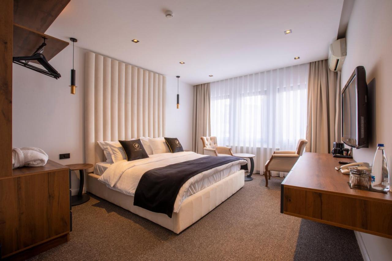 Plaza Boutique Hotel Приштина Экстерьер фото